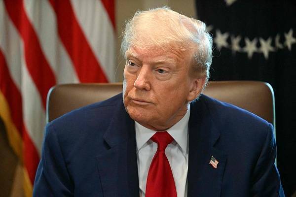 特朗普为何让步？美媒：幕僚警告他“对华关税再不降，基本盘要崩”