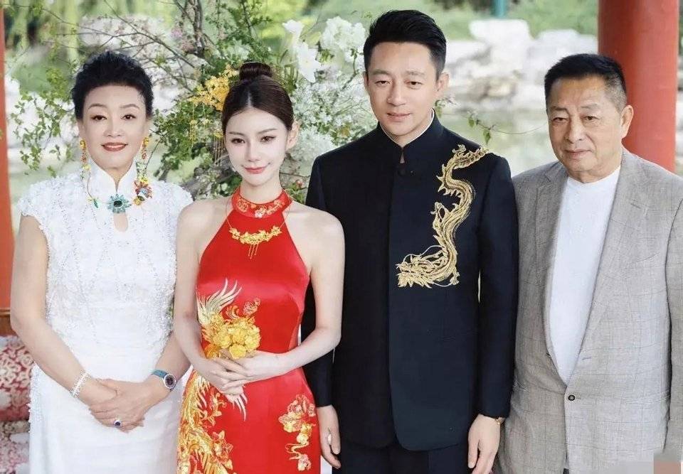 网曝S妈与马筱梅聊天记录:老公欠的钱赖着不还吗?