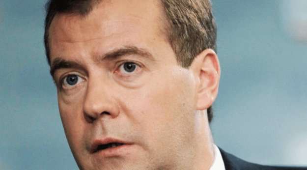 乌克兰这下完了?俄罗斯凌晨发动袭击,梅德韦杰夫下最后通牒