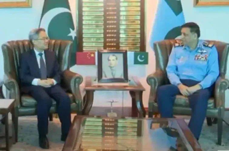 中印关系再添变数!印度高调访台藏何用意?玩“台湾牌”欲制衡,印度能否承担火中取栗的代价?