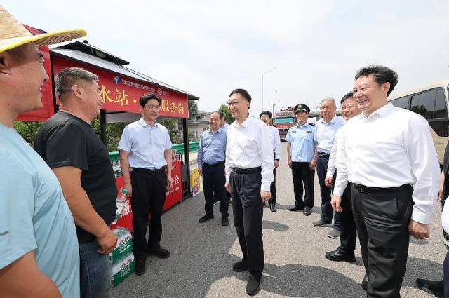 河南省委书记、省长,走进田间地头