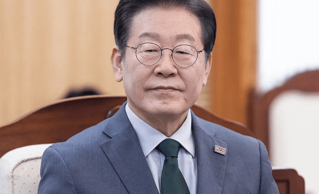 尹锡悦夫妇“天塌了”！文在寅果然不留情，第一剑就斩向死对头