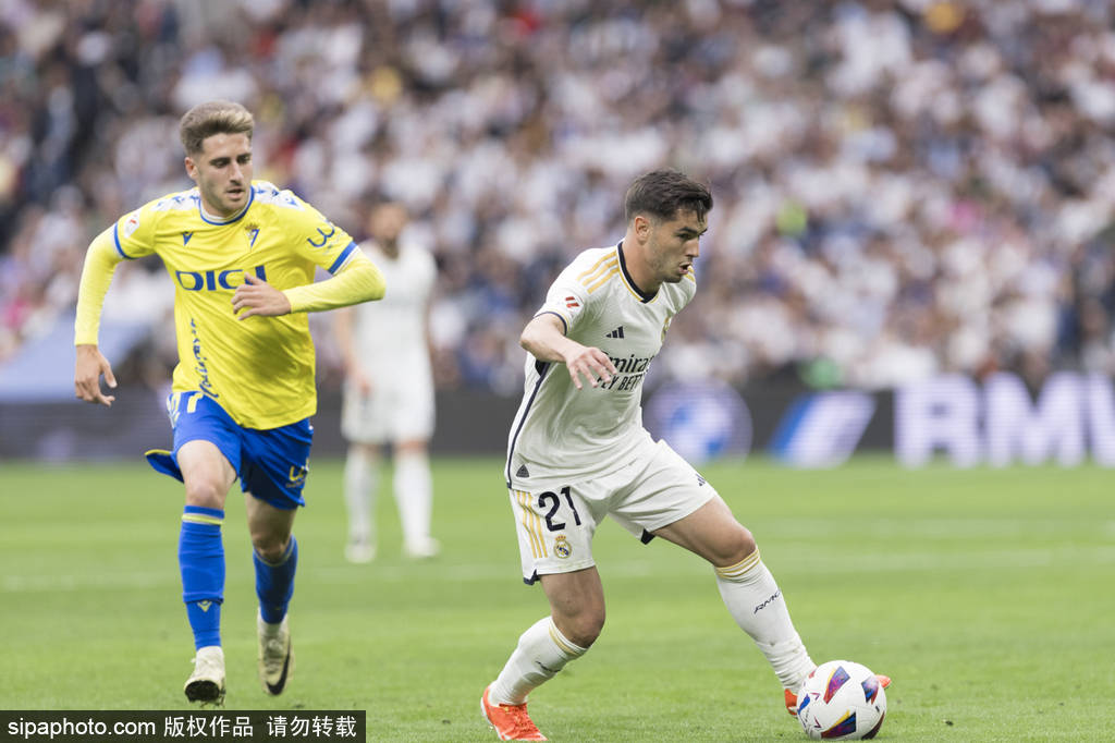 皇马10人作战险胜!阿隆索怒批新星:这个错误不该犯