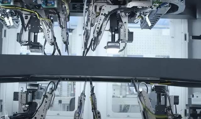 美军最大弱点曝光?一场伊以冲突,让美媒惊呼:拿什么和解放军打