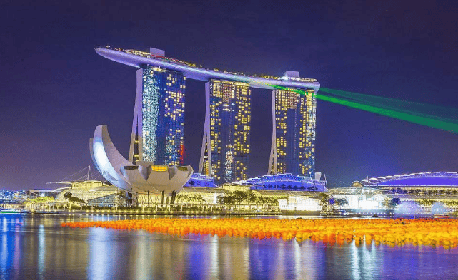 首次访华,行程细节曝光,直言“永远别赌中国输”,释放重磅信号