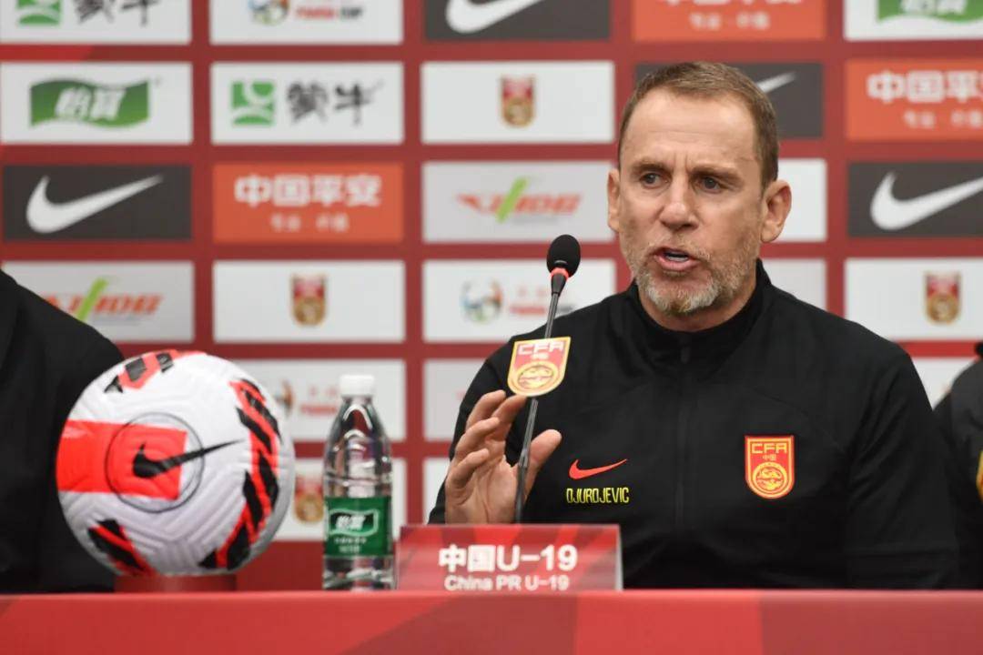 国足选帅,是钱的问题?