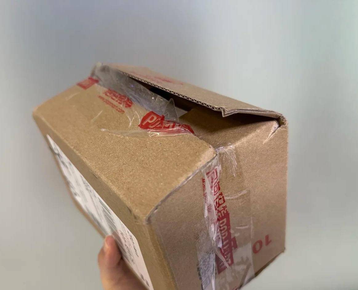 女子网购拉布布盲盒,拆开发现包装全无仅剩6个“裸娃” 中通快递回应