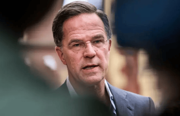 不装了？北约彻底摊牌，要和中方硬碰硬？解放军已做好最坏准备