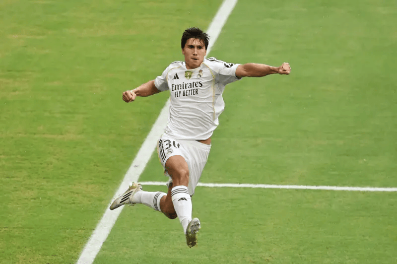 世俱杯-阿诺德皇马生涯首助 姆巴佩赛事首秀皇马1-0尤文