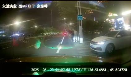 哈尔滨市14岁女孩夜晚突然休克！多亏好的哥张海峰