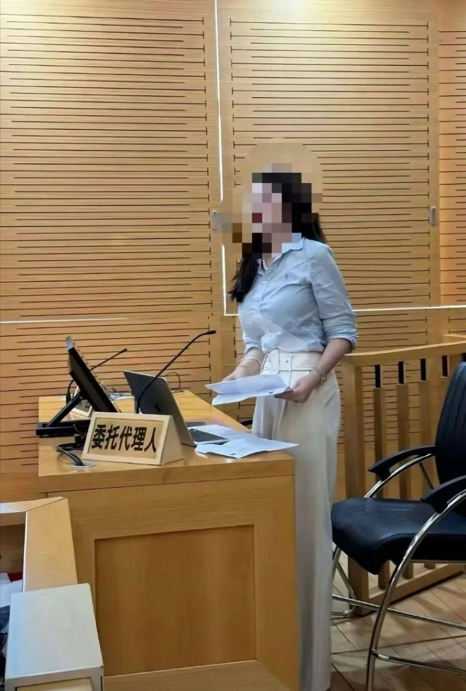 成都 “网红律师”西绿已被刑拘