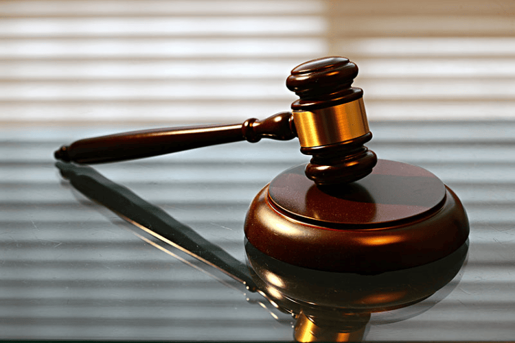 男子为卖淫女介绍嫖客直接发生性关系,从中抽成!获刑5年