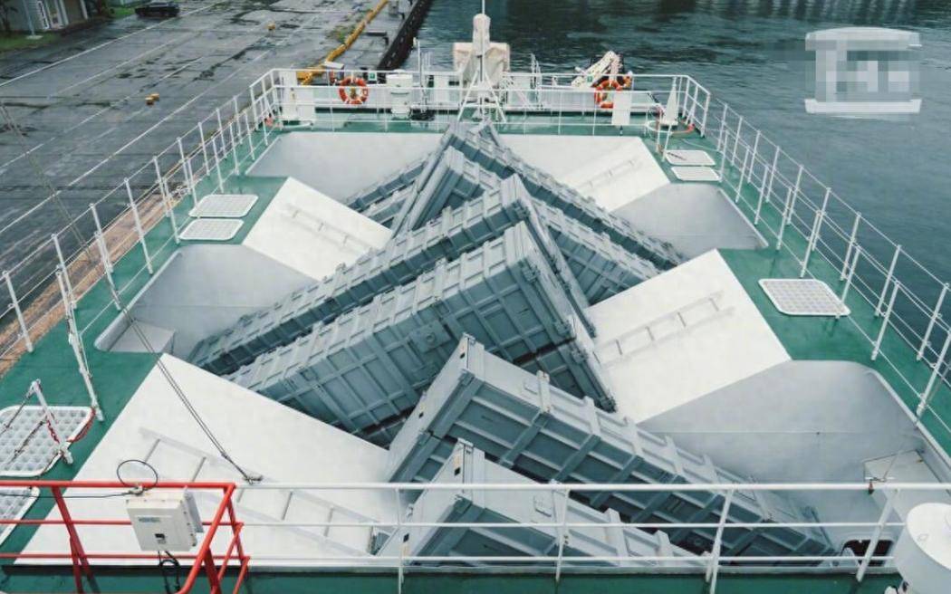 台海巡船撕下伪装,192枚雄风3导弹已瞄准解放军航母,赖清德演都不演了