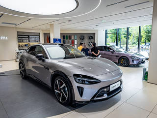 近百辆小米YU7流入二手车市场,百公里准新车加价1万起