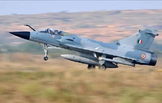 乌克兰幻影-2000战机被击落，印媒：台军天塌了，中国博主们欢腾