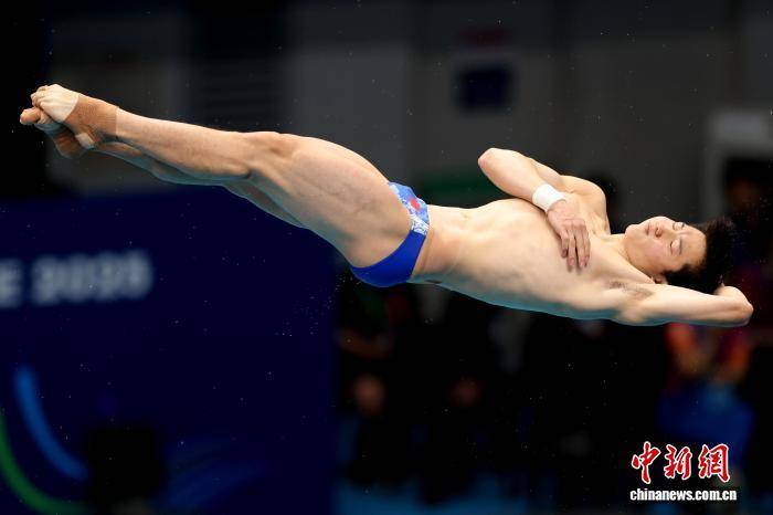 世锦赛：中国跳水男子3米板丢金 覃海洋200米蛙泳夺冠