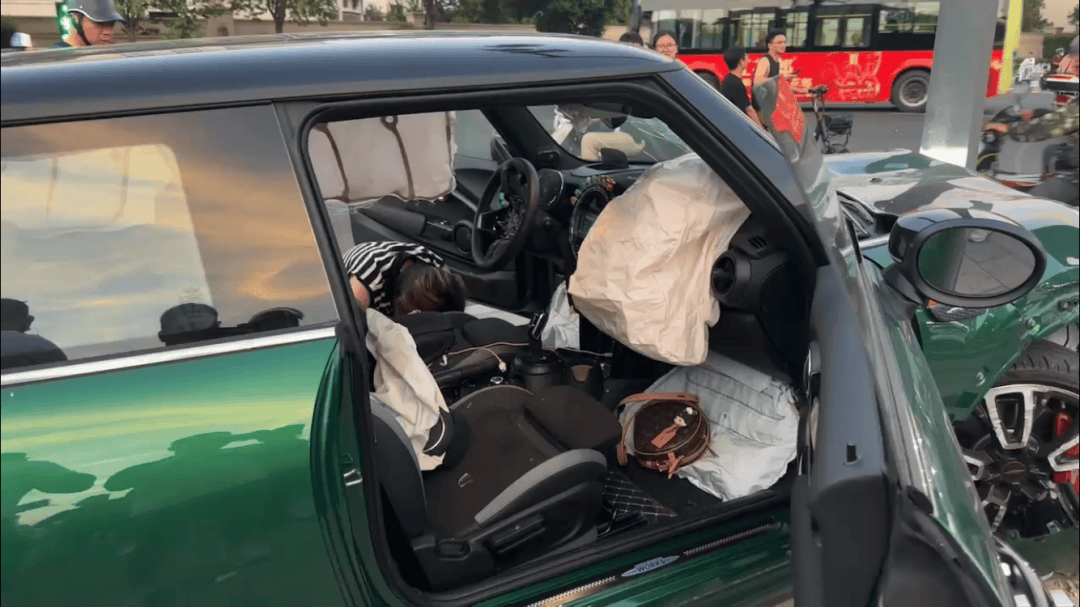 徐州“宝马MINI致1死7伤案”一审宣判：肇事司机获刑两年八个月