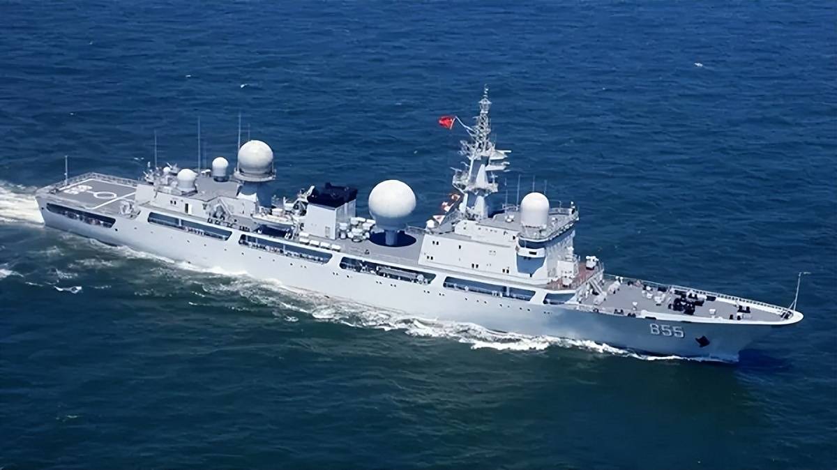 台名嘴：多架美军无人机袭击中国军舰，激烈对抗后全部坠落海中