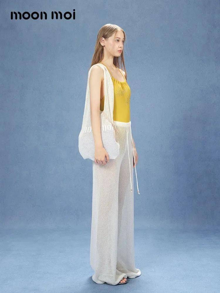 怒撕经纪公司后赵露思开启直播,同款花卷、包包都卖爆