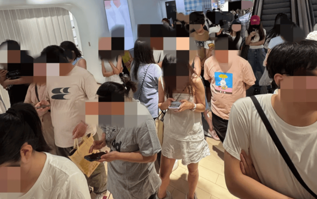 开业第一天就闭店!人多到崩溃,排队超8小时,品牌道歉,补偿方案公布!