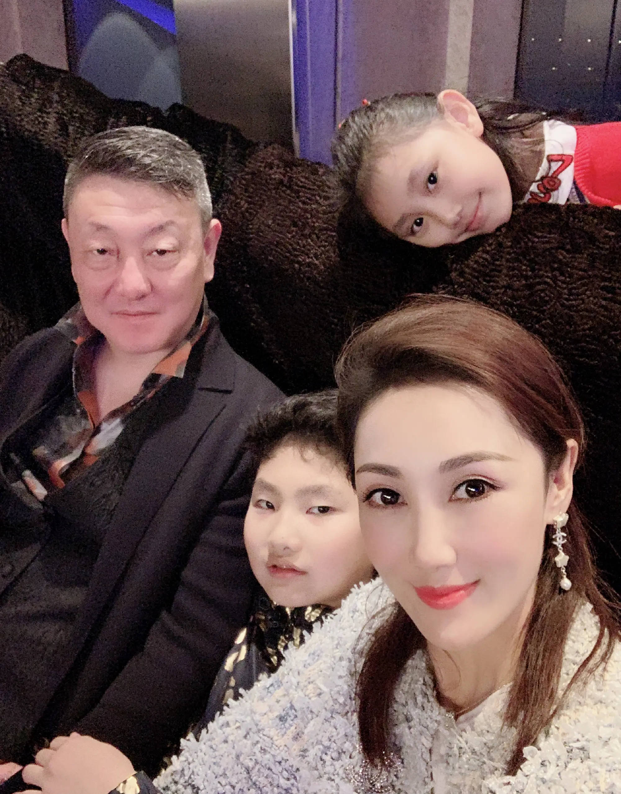 韩磊妻子其其格发声明称被冒充身份!否认连线情感直播间爆老公黑料