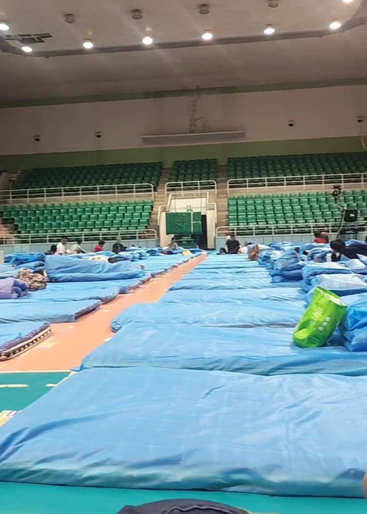 兰州大学连续3年打地铺让新生家长免费住，新生第一碗兰州牛肉面校方买单，还送4A级以上景区门票