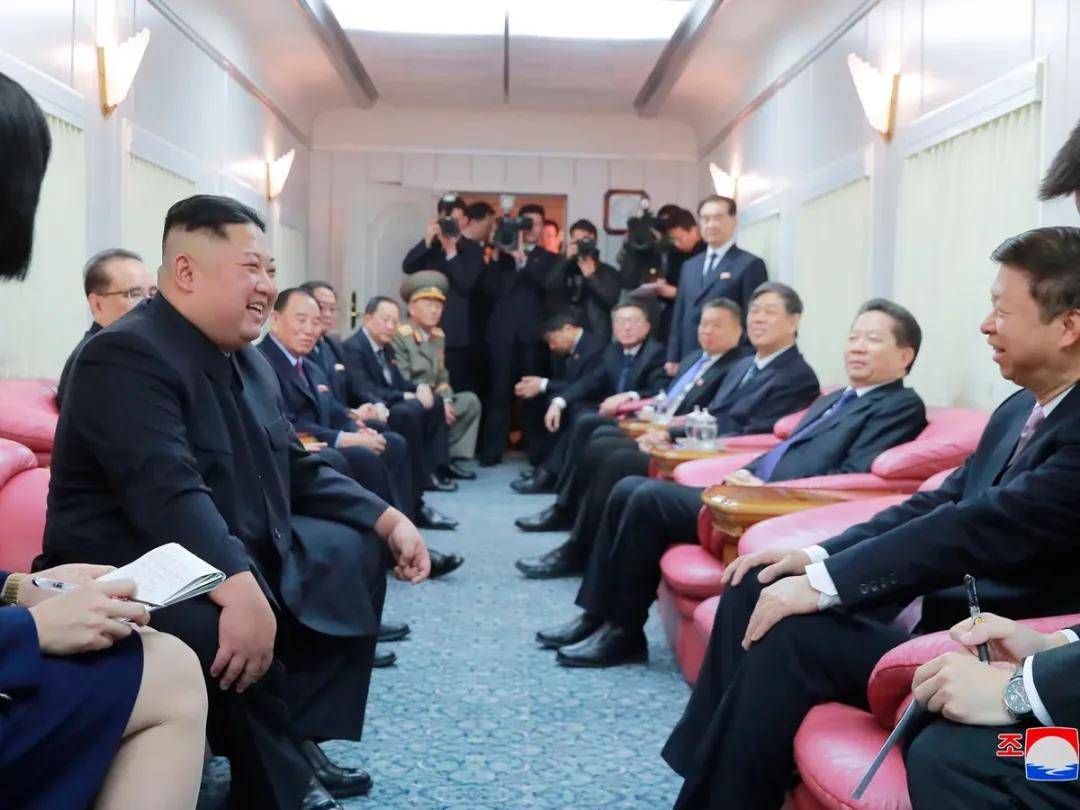 金正恩启程来华,他的神秘专列长什么样?