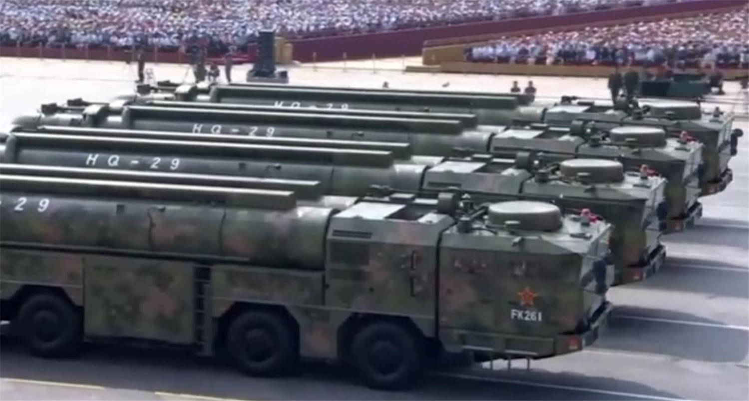 第1个说阅兵坏话的国家出现,果然是它,解放军被逼出动,不惯着