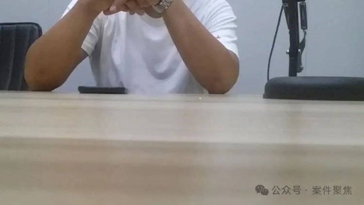 二手房中介雇人看房压价，狂砍60万搞崩房东心态，中介老板月入超50万