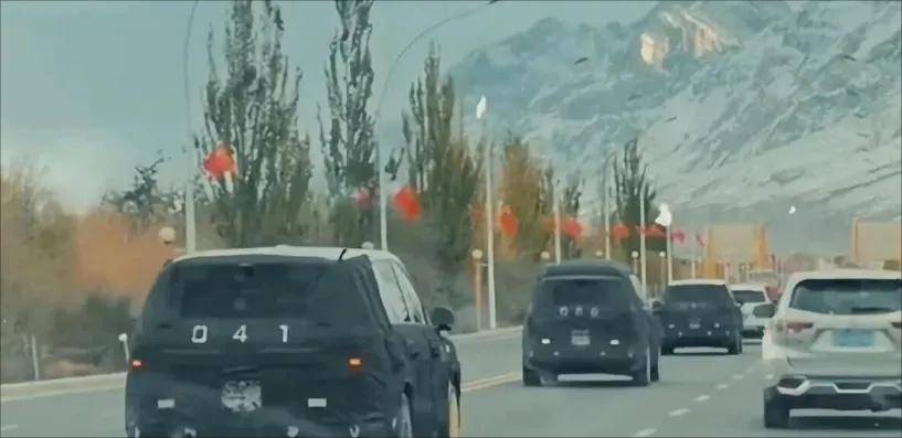 一夜蒸发1000亿，起火的小米SU7暴击雷军