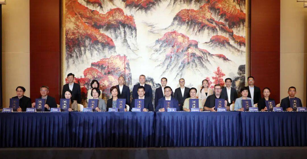 跨国生物医药企业座谈会在园区举行