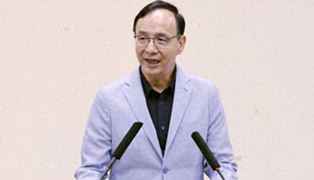 国民党爆发“大地震”,朱立伦将率211人集体辞职,剑指郑丽文?